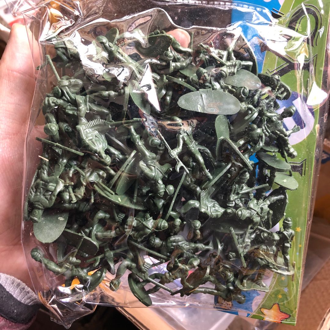 100pcs/lot Hot Bag Soldier Toy - Board Game Risk のレビューと価格