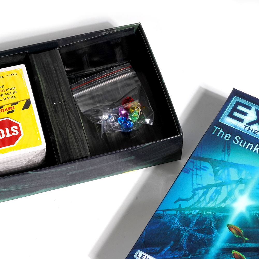 EXIT: The Sunken Treasure - Un - Board Game Risk のレビューと価格