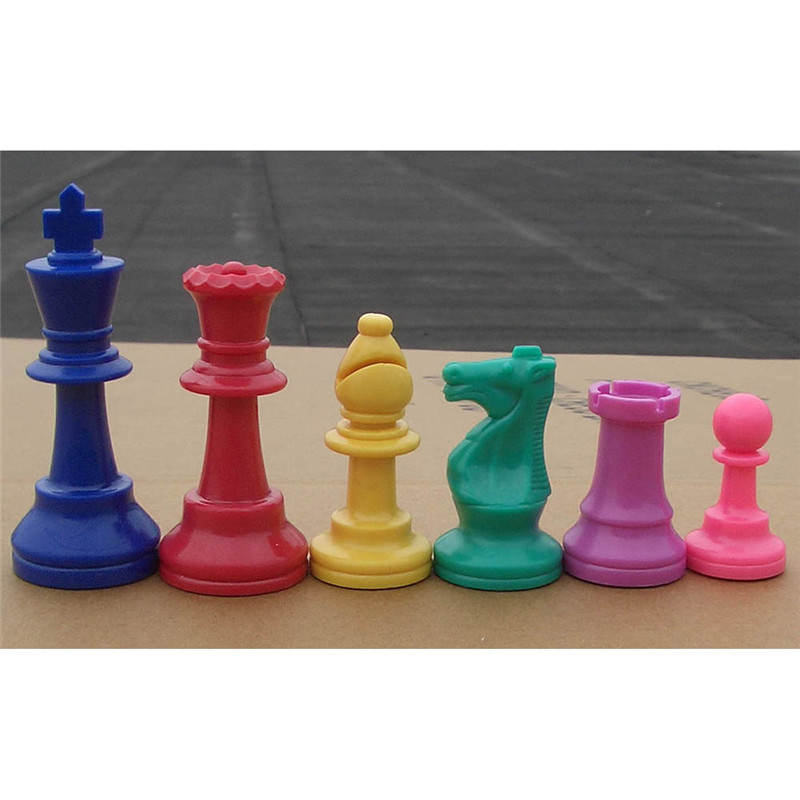 Colorful Plastic Chess Pieces  - Board Game Queen のレビューと価格