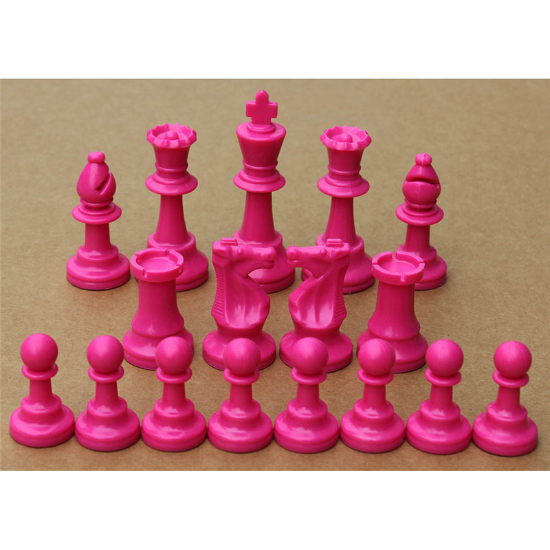 Colorful Plastic Chess Pieces  - Board Game Queen のレビューと価格